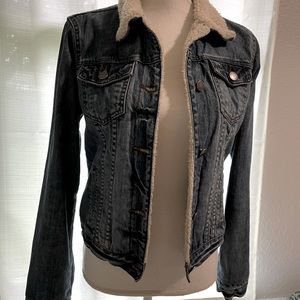 Thread & Supply size small jean jacket with Sherpa collar